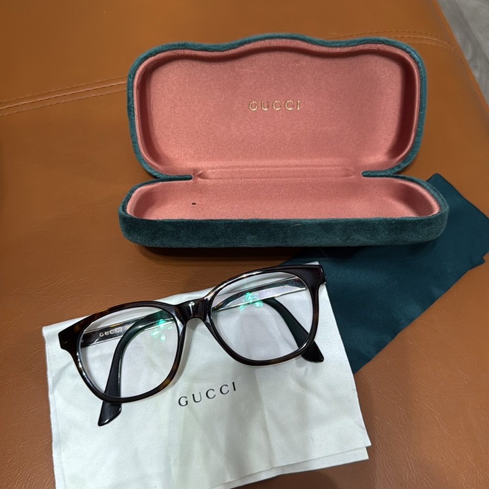 Authentic! Gucci GG06900 52-18-150 glasses